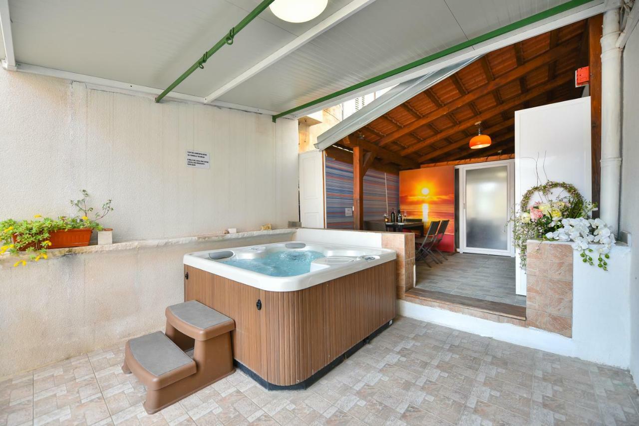 Old Town Jacuzzi Suite Zadar Exterior photo